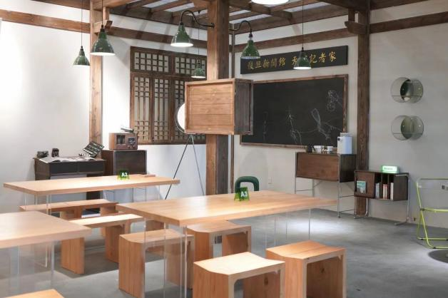 在人人视频影院，怎么“看戏”？